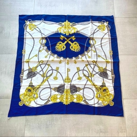 Auth HERMES Carre 90 Cliquetis Scarf Blue/Multicolor 100% Silk - Picture 3 of 5